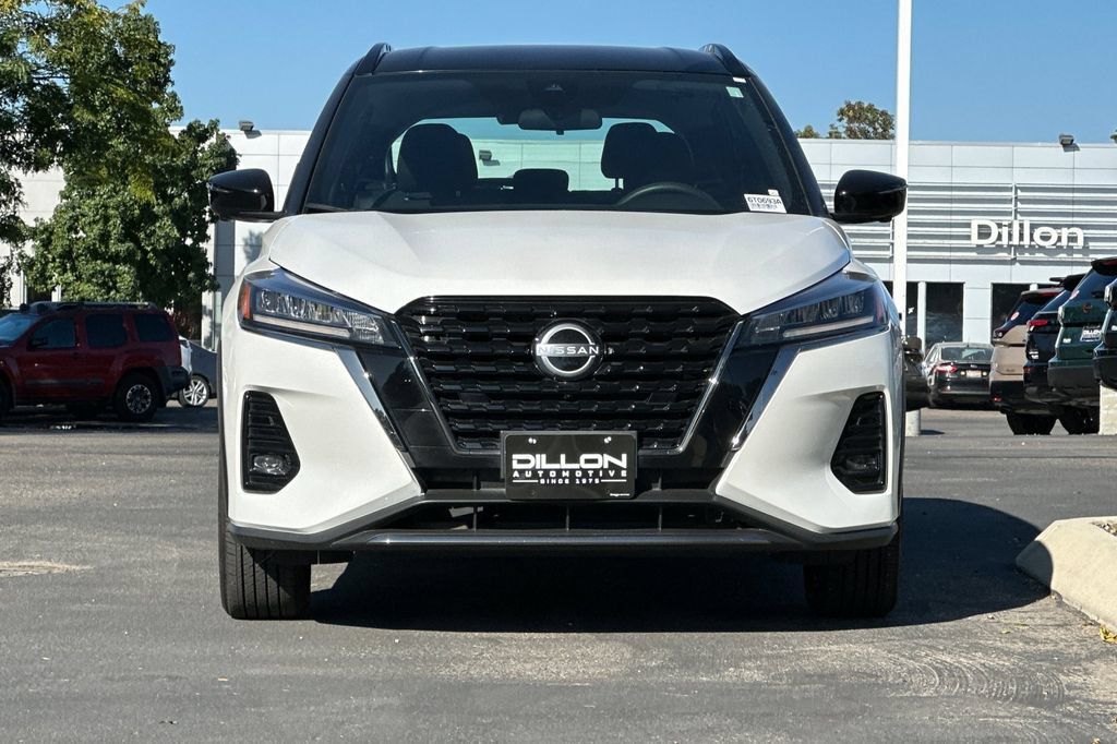 Used 2024 Nissan Kicks SR FWD image 12