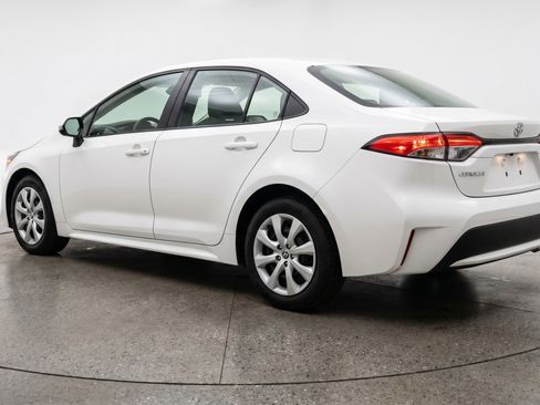 Used 2025 Toyota Corolla LE FWD image 6