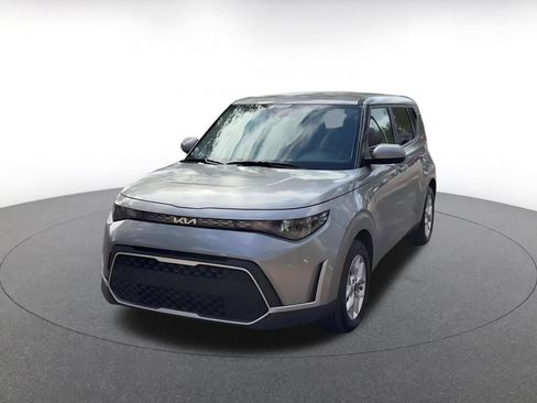 Used 2025 Kia Soul LX w/ LX Technology Package FWD image 7