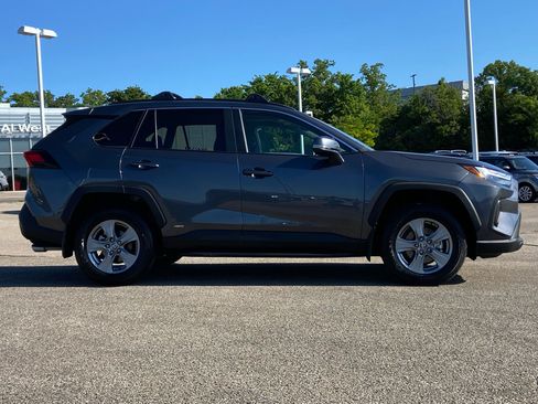 Used 2025 Toyota RAV4 XLE w/ Convenience Package AWD/4WD image 4