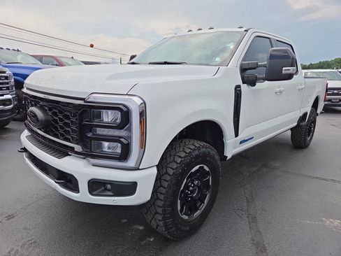 Used 2025 Ford F250 Lariat w/ Lariat Ultimate Package AWD/4WD image 2