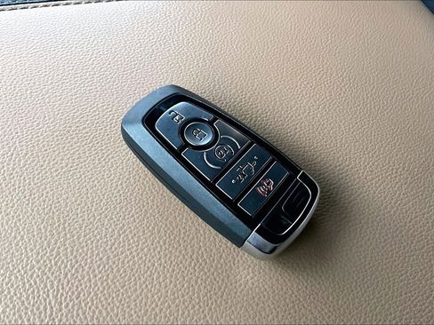 Used 2023 Ford F250 Lariat w/ Tow Technology Package image 11