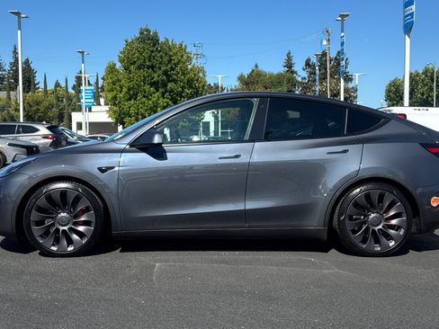 Used 2020 Tesla Model Y Performance AWD/4WD image 2