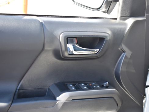 Used 2023 Toyota Tacoma TRD Sport image 25