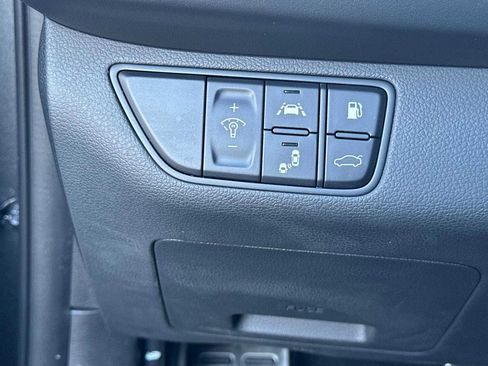 Used 2019 Genesis G70 2.0T Advanced w/ Sport Package image 35