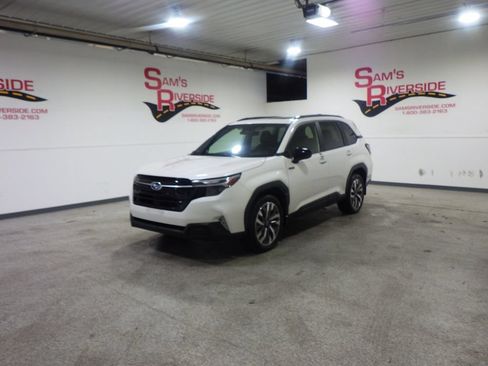 Used 2025 Subaru Forester Touring w/ Protection Package (1PH) AWD/4WD image 1
