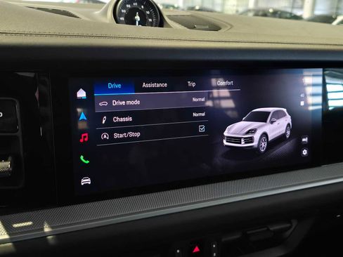 Used 2024 Porsche Cayenne S image 34