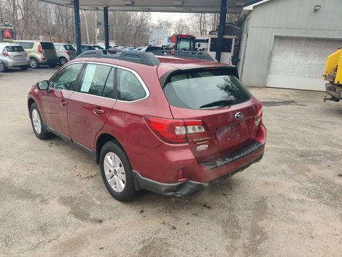 Used 2017 Subaru Outback 2.5i image 4