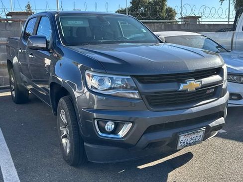 Used 2017 Chevrolet Colorado Z71 AWD/4WD image 2