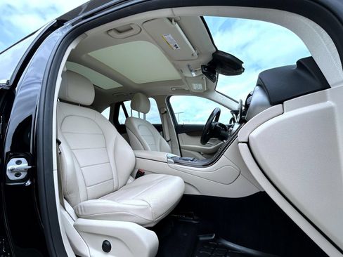 Used 2022 Mercedes-Benz GLC 300 4MATIC image 15