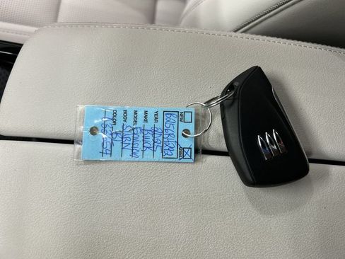Used 2025 Buick Envision Avenir AWD/4WD image 12