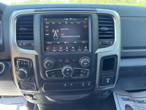 Used 2019 RAM 1500 Big Horn AWD/4WD image 5