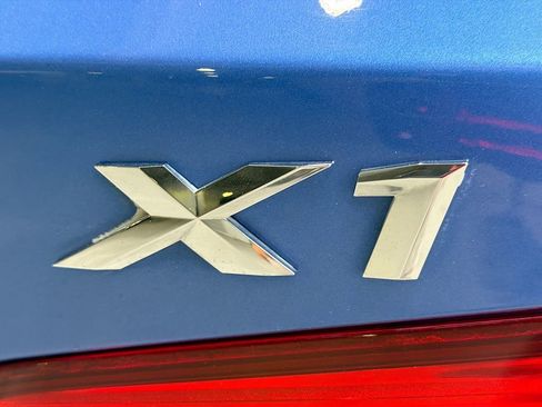 Used 2017 BMW X1 sDrive28i image 11