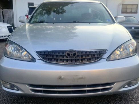 Used 2002 Toyota Camry SE FWD image 2