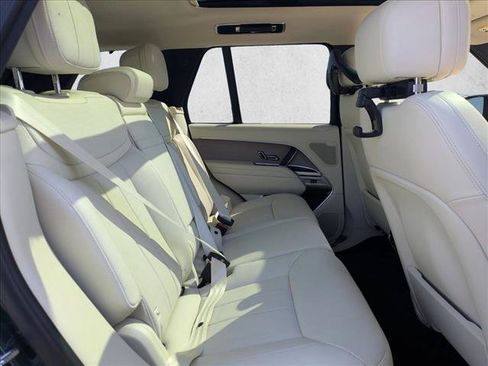 Certified 2025 Land Rover Range Rover SE AWD/4WD image 22
