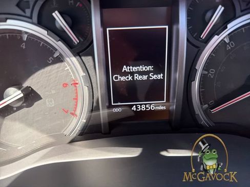 Used 2022 Toyota 4Runner Limited AWD/4WD image 16