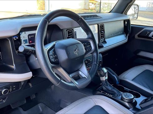 Used 2022 Ford Bronco Wildtrak image 16