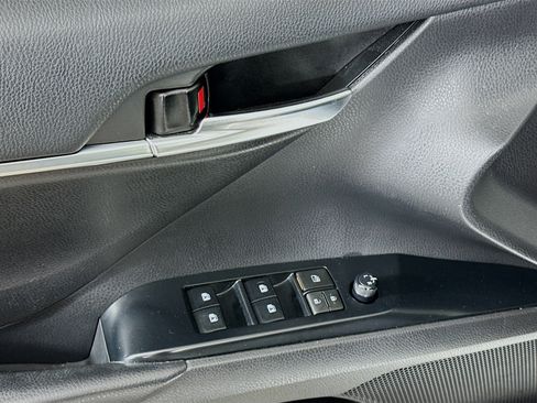 Used 2020 Toyota Camry SE FWD image 15