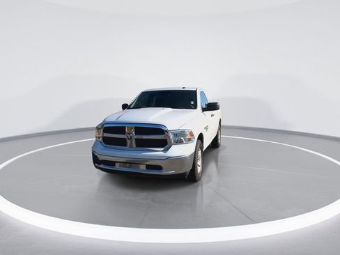 Used 2022 RAM 1500 Classic SLT image 3