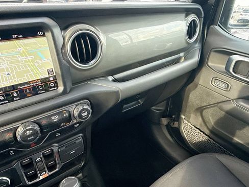 Used 2023 Jeep Gladiator Overland AWD/4WD image 24