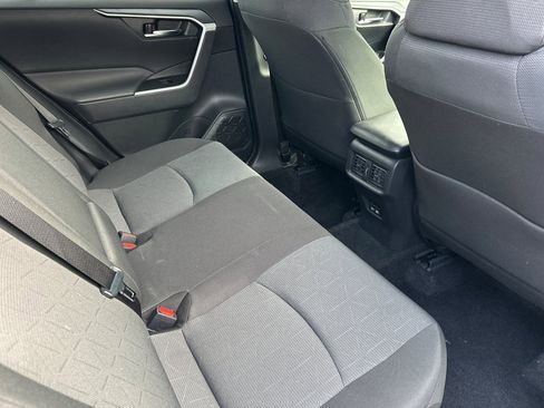Used 2025 Toyota RAV4 XLE image 18