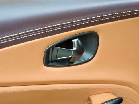 Used 2022 Aston Martin DBX image 31