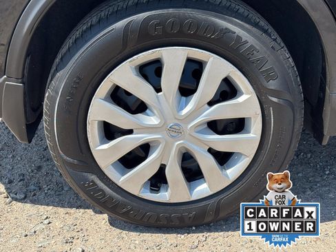 Used 2020 Nissan Rogue S FWD image 9