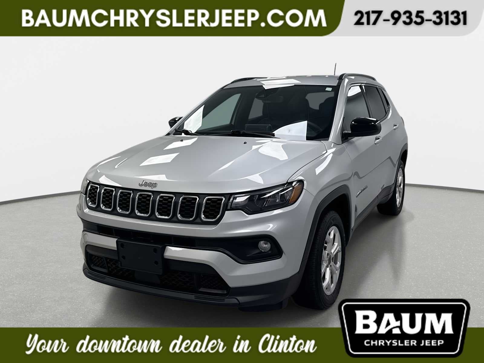 Used 2025 Jeep Compass Latitude AWD/4WD image 1