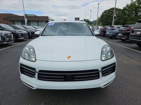 Used 2022 Porsche Cayenne Platinum Edition image 8