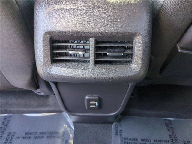 Used 2024 GMC Terrain SLE AWD/4WD image 16