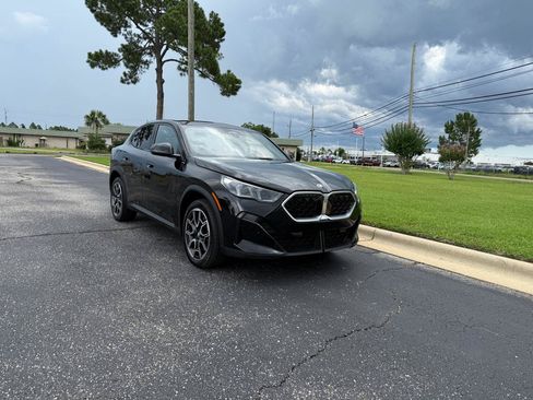 Used 2025 BMW X2 xDrive28i AWD/4WD image 4