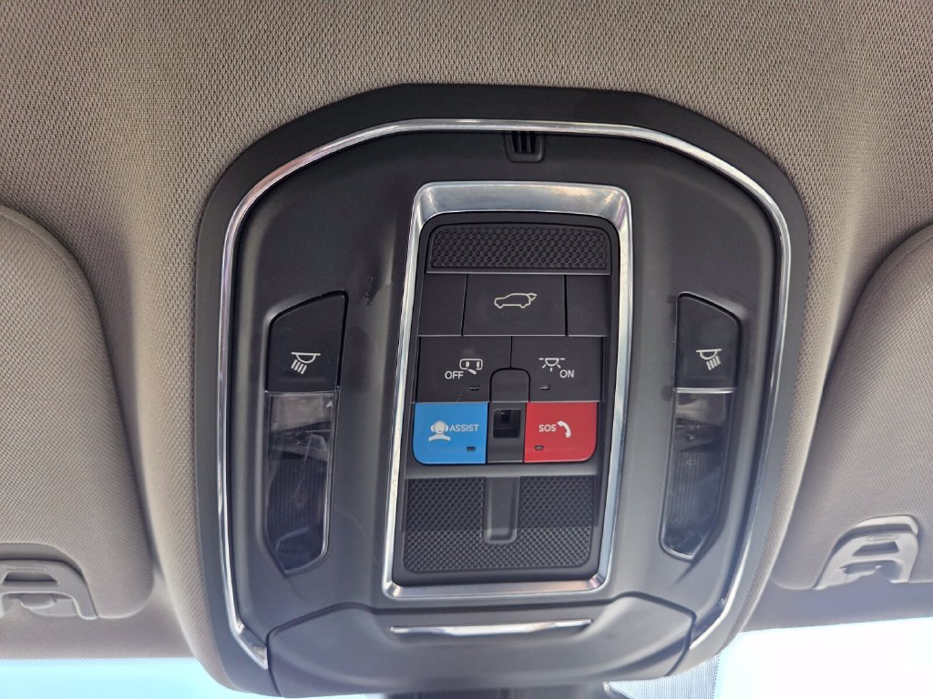 Used 2024 Jeep Wagoneer Series II w/ Flexible Seating Group RWD image 17