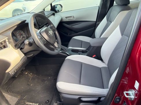 Used 2024 Toyota Corolla LE image 9