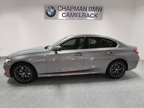 Certified 2025 BMW 330i 330i w/ Convenience Package image 3