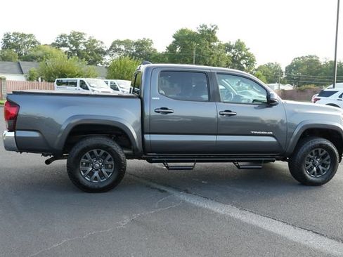 Used 2023 Toyota Tacoma SR5 AWD/4WD image 10