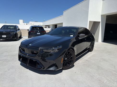 Used 2025 BMW M5 w/ Carbon Package image 3
