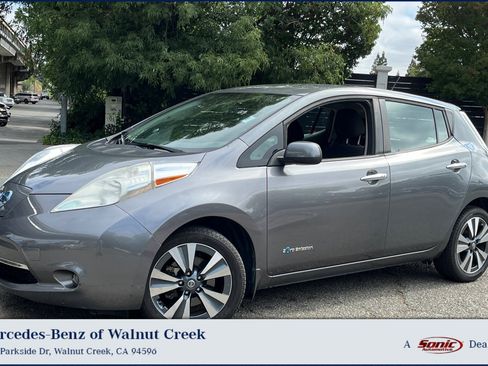 Used 2017 Nissan Leaf SV FWD image 1