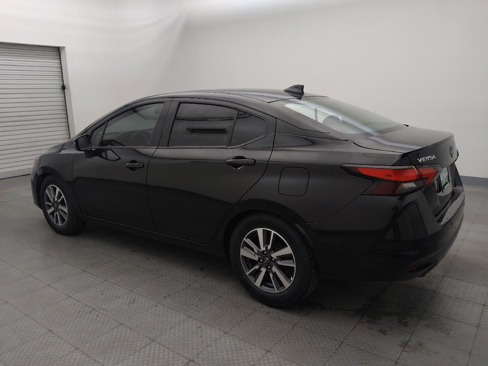 Used 2023 Nissan Versa SV FWD image 3