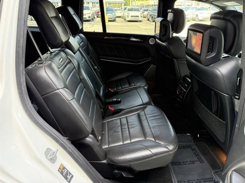 Used 2016 Mercedes-Benz GL 63 AMG 4MATIC image 18