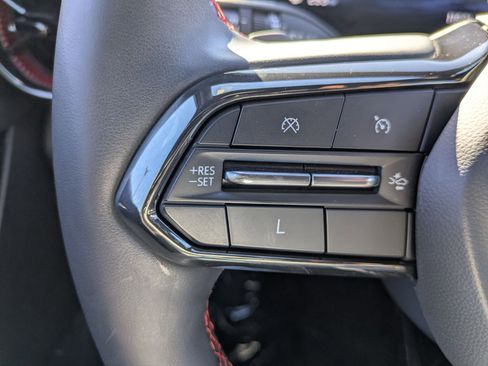 Used 2025 Chevrolet Equinox RS w/ Convenience Package III image 16