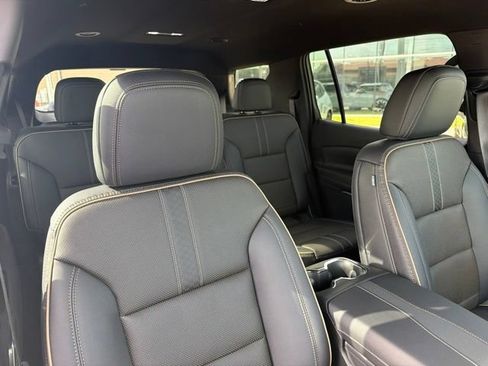 Used 2026 Chevrolet Traverse High Country FWD image 25