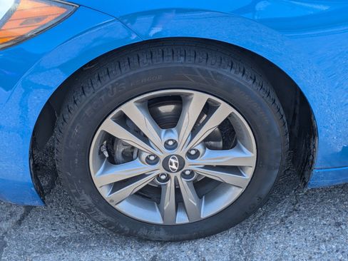 Used 2017 Hyundai Elantra SE FWD image 13