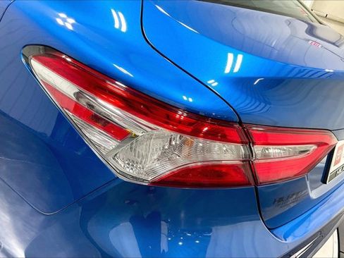 Certified 2020 Toyota Camry LE image 30