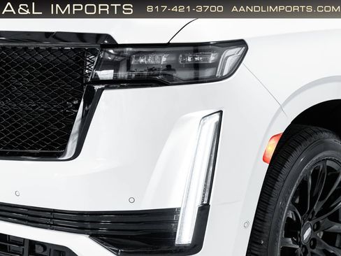 Used 2022 Cadillac Escalade Sport Platinum w/ Heavy-Duty Trailer Package AWD/4WD image 28