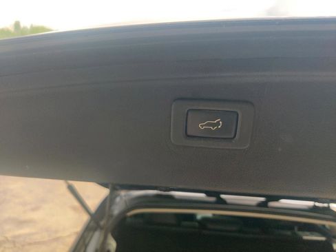 Used 2016 Subaru Outback 2.5i Limited AWD/4WD image 16