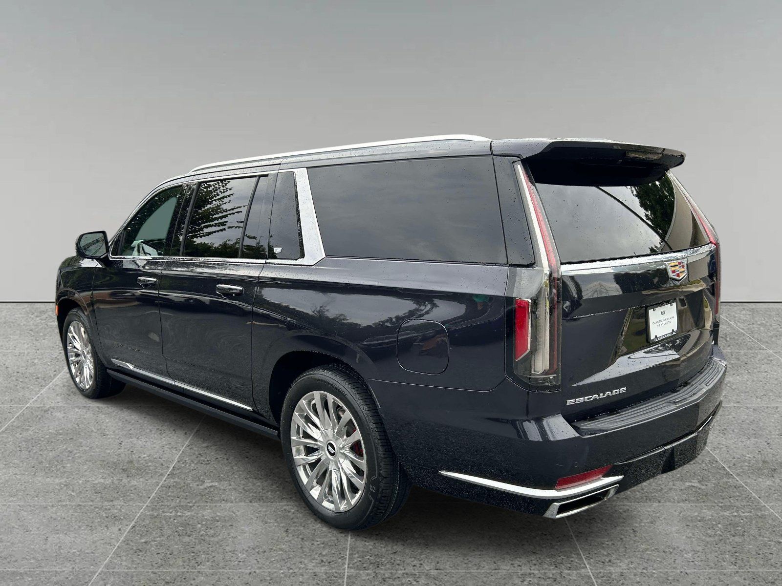 Certified 2022 Cadillac Escalade ESV Premium Luxury w/ Performance Package AWD/4WD image 3