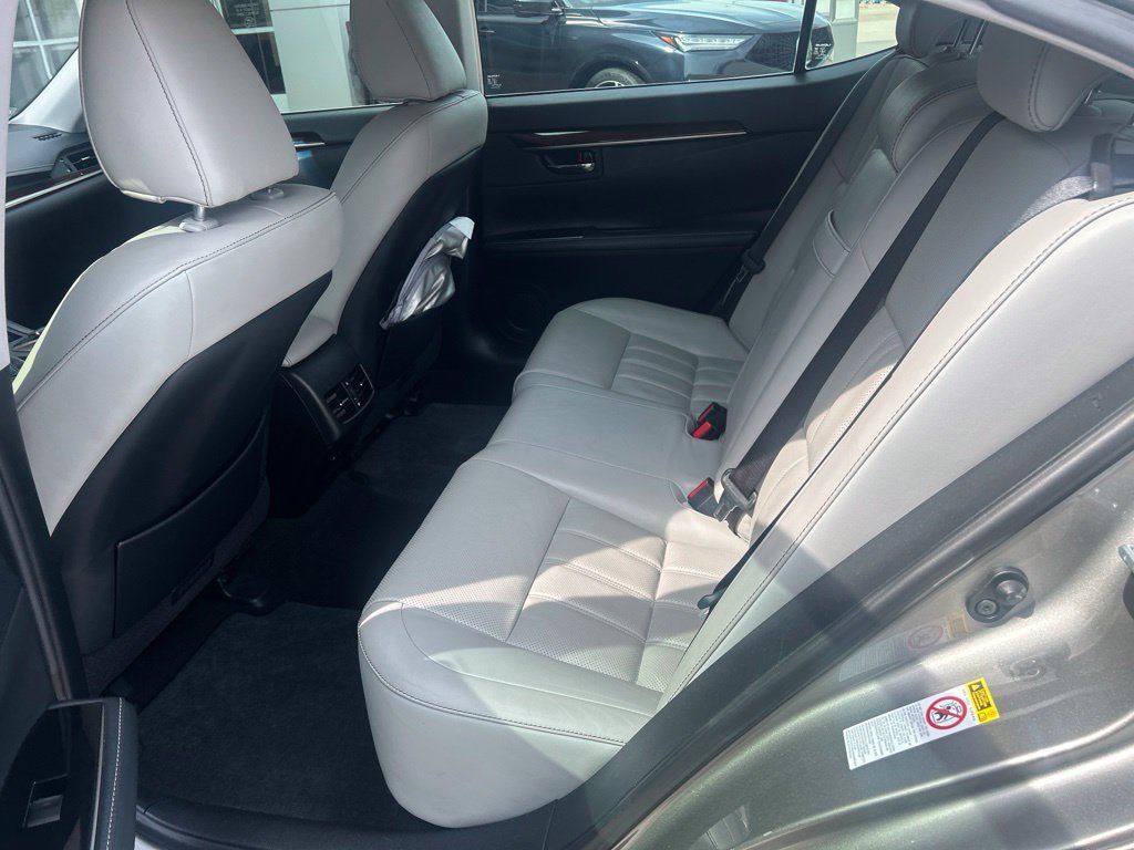 Used 2017 Lexus ES 350 FWD image 8