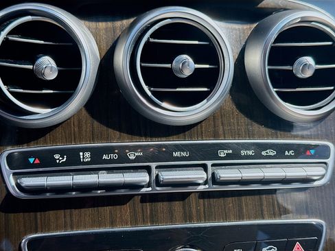 Used 2019 Mercedes-Benz C 300 Sedan image 13