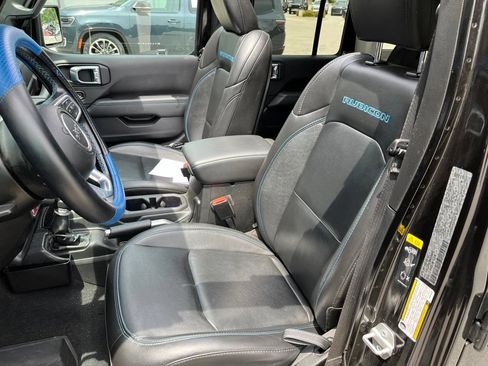 Used 2021 Jeep Wrangler Unlimited Rubicon 4xe w/ Dual Top Group AWD/4WD image 7