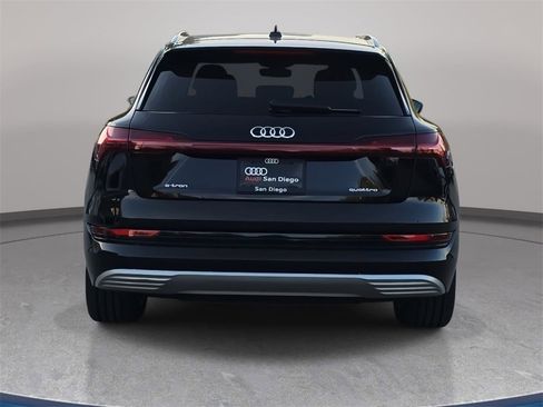Used 2022 Audi e-tron Premium image 5